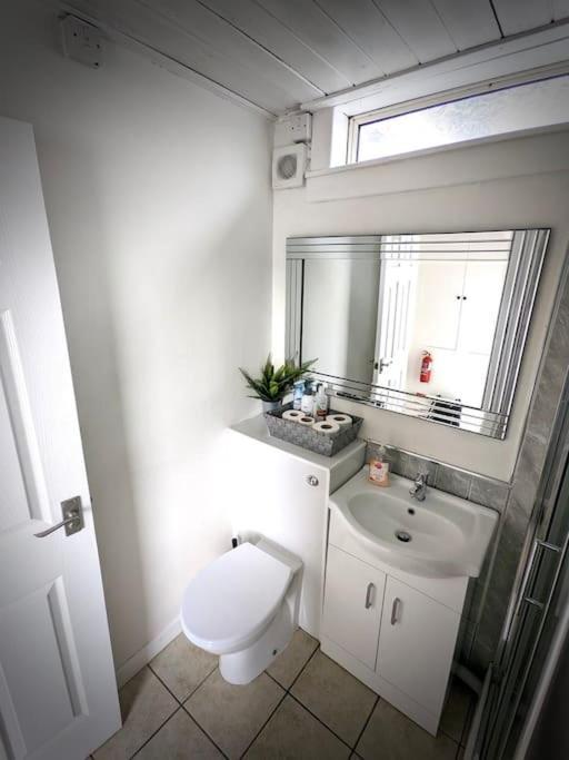 Cosy 2-Bedroom House In Leith Εδιμβούργο Εξωτερικό φωτογραφία
